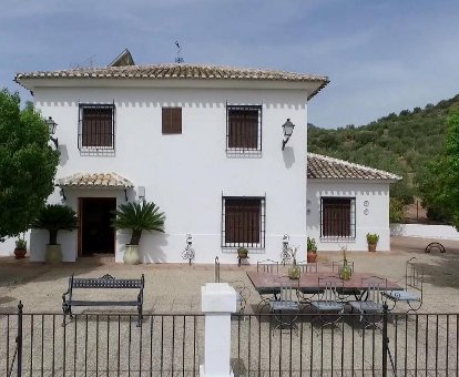 Foto de la entrada a Villa Casa de la Higuera