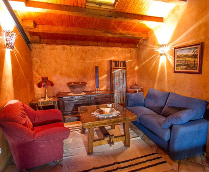 Foto de la amplia sala de estar de Casa Rural El Cartero