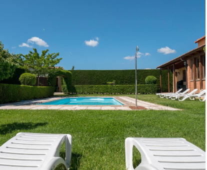 Foto de la zona de la piscina en Villa casa rural El Cuco